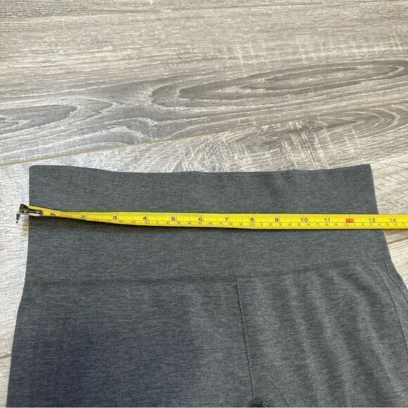 Lululemon women’s In the Flow Crop seamless Leggings 6 - Picture 9 of 10